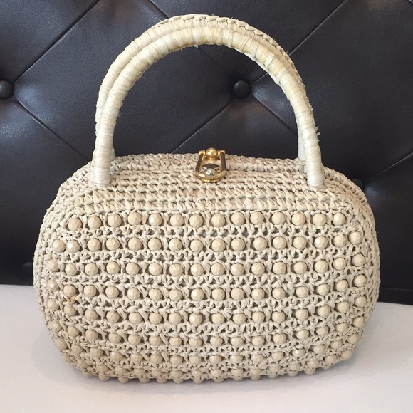 barbara lee Handbags - 🔥 Barbara Lee Vintage raphia beaded purse. 🌼
